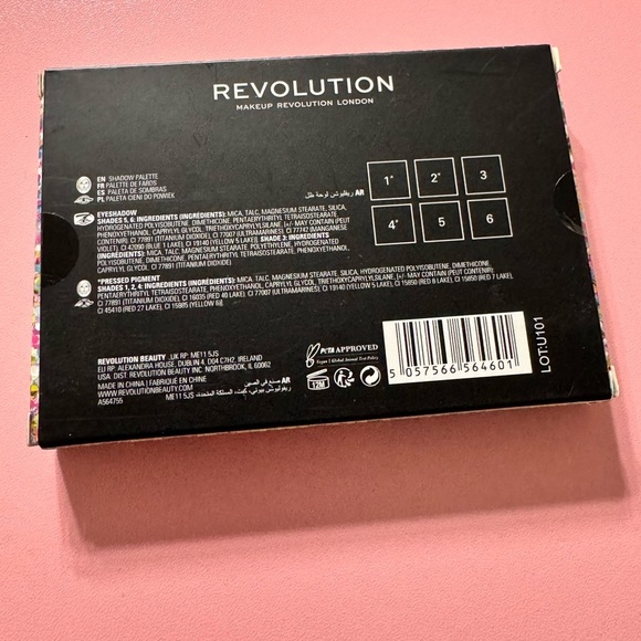 Revolution Boujee AF Eyeshadow Palette 6 Shades, Pigmented, Cruelty Free, New - Picture 2 of 4